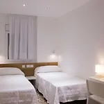 Nova 4*